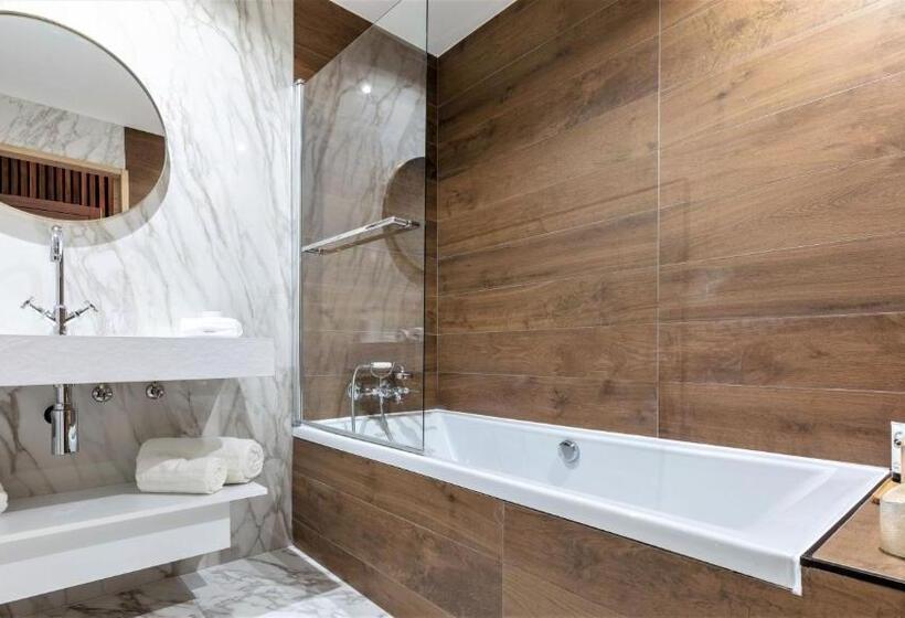 Номер Стандарт Трехместный, Hôtel Le Diamond Rock