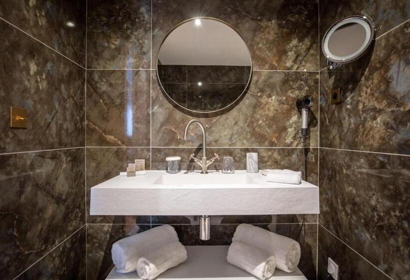 اتاق اجرایی سه نفره, Hôtel Le Diamond Rock