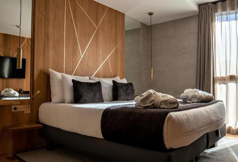 Трехместный Президентский, Hôtel Le Diamond Rock