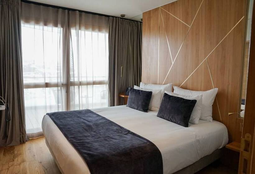 اتاق لوکس, Hôtel Le Diamond Rock