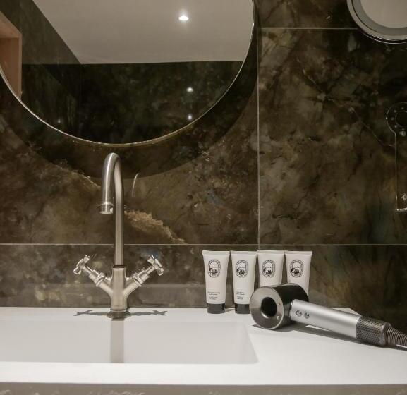 مجموعه ویستا شهر, Hôtel Le Diamond Rock