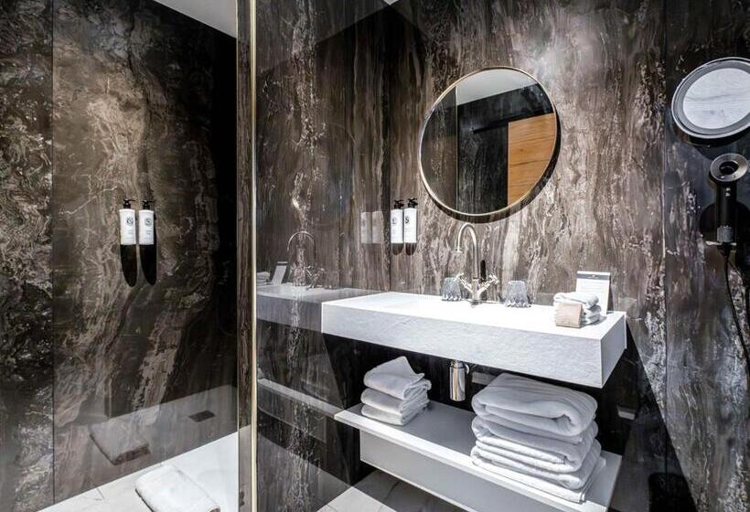 اتاق لوکس خانوادگی, Hôtel Le Diamond Rock