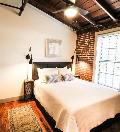 スタンダードスタジオ, The Lofts At Downtown Salem