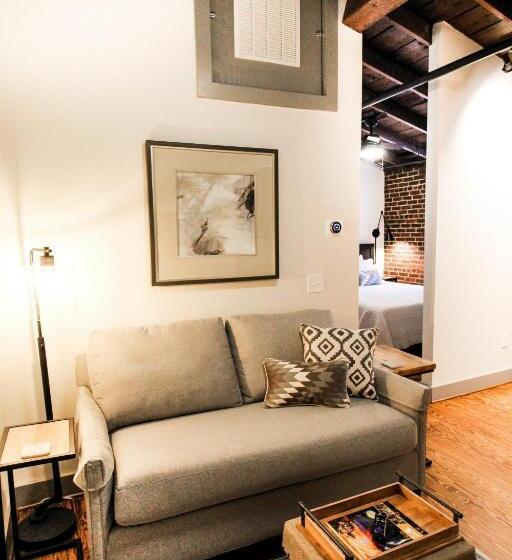 标准工作室, The Lofts At Downtown Salem