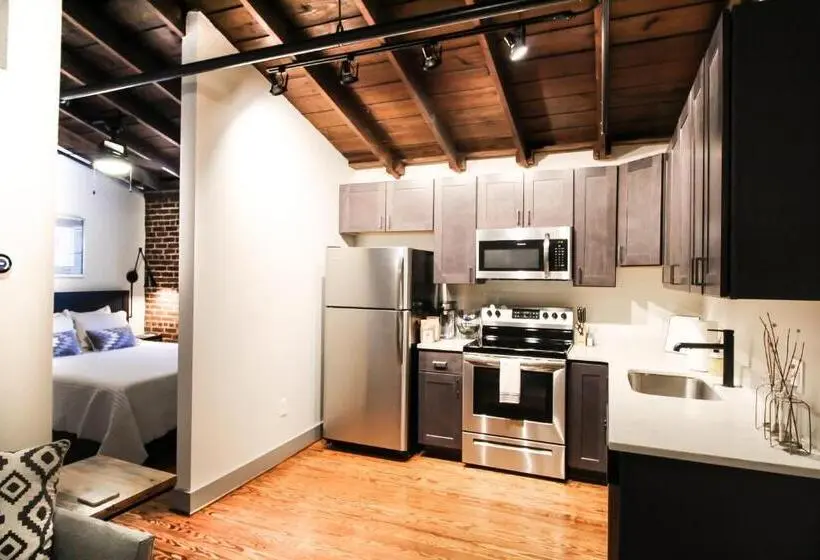 スタンダードスタジオ, The Lofts At Downtown Salem