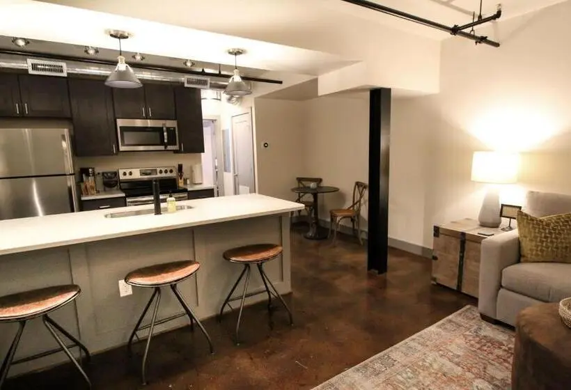 スイート, The Lofts At Downtown Salem