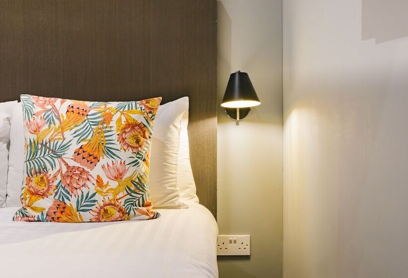 Standard Room, Cityspace Tower Bridge