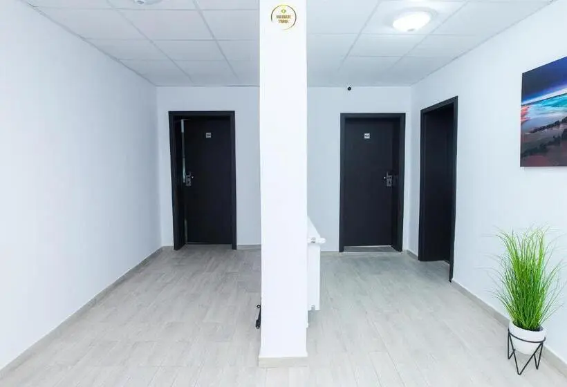 اتاق استاندارد یک نفره, Antari