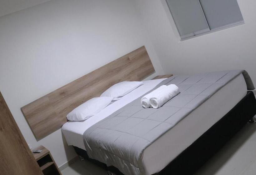 اتاق لوکس, Kusnaya