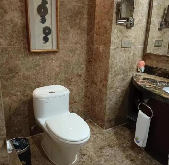 Номер Стандарт, Days Hotel & Suites China Town   Metro Line 2 & Line 6   Nearby Orange Island  Wuyi Square Changsha