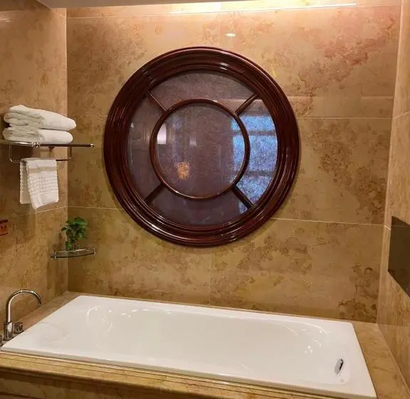 デラックスルーム, Days Hotel & Suites China Town   Metro Line 2 & Line 6   Nearby Orange Island  Wuyi Square Changsha