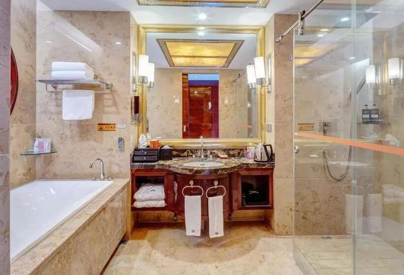 ファミリールーム, Days Hotel & Suites China Town   Metro Line 2 & Line 6   Nearby Orange Island  Wuyi Square Changsha