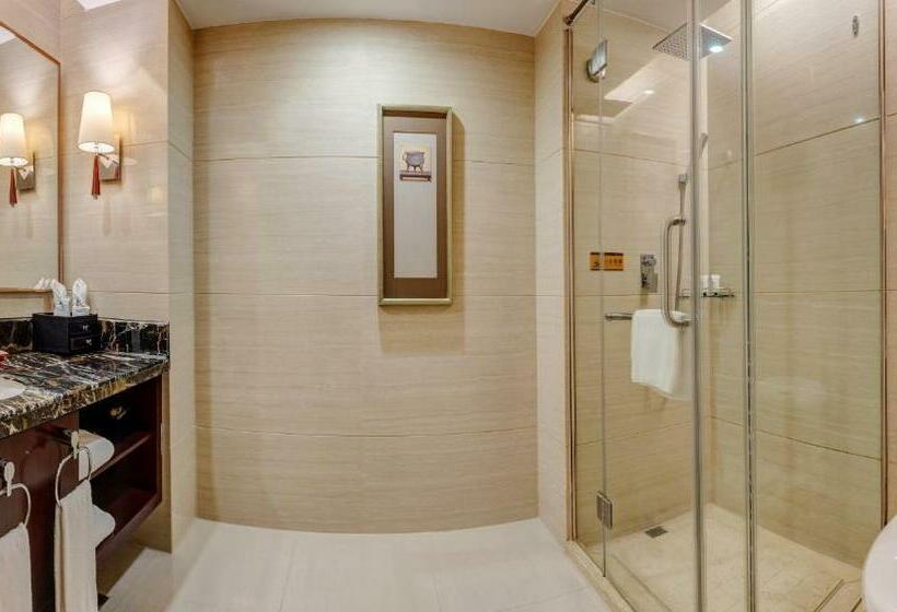 Номер Superior, Days Hotel & Suites China Town   Metro Line 2 & Line 6   Nearby Orange Island  Wuyi Square Changsha