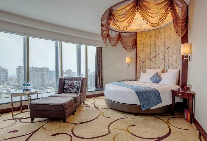Номер Стандарт, Days Hotel & Suites China Town   Metro Line 2 & Line 6   Nearby Orange Island  Wuyi Square Changsha