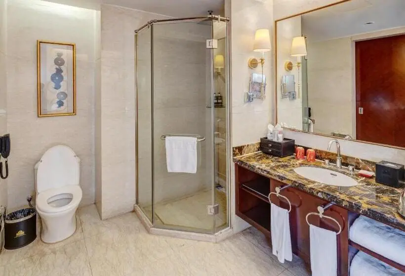 デラックスルーム, Days Hotel & Suites China Town   Metro Line 2 & Line 6   Nearby Orange Island  Wuyi Square Changsha