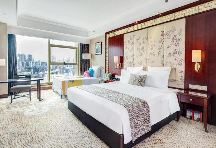 Семейный Номер, Days Hotel & Suites China Town   Metro Line 2 & Line 6   Nearby Orange Island  Wuyi Square Changsha