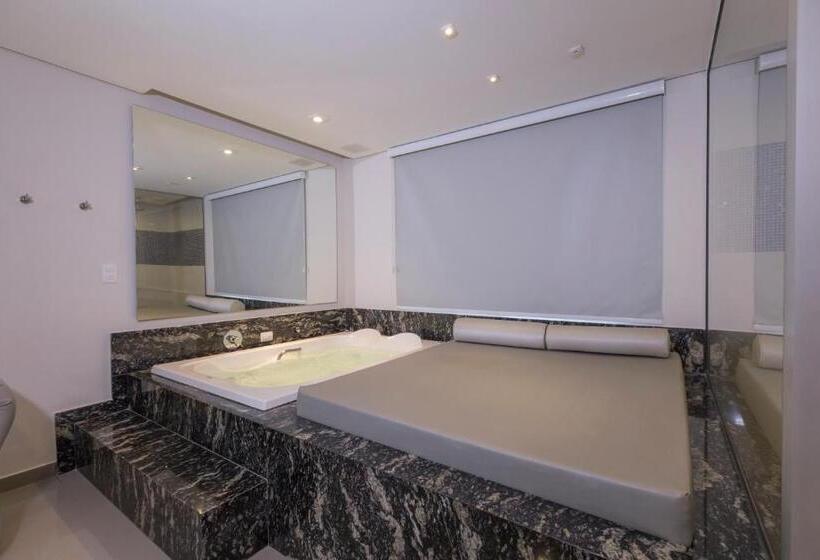 标准工作室, Poeme Motel By Drops