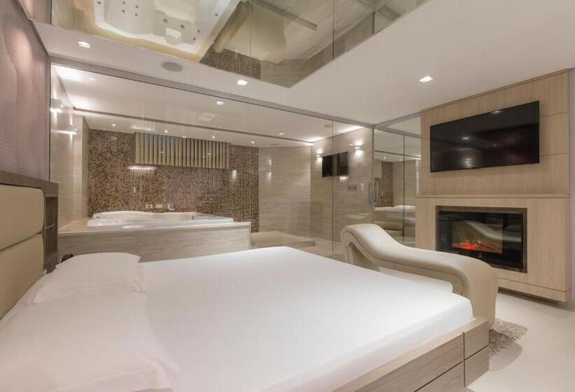 带按摩浴盆的套房, Poeme Motel By Drops