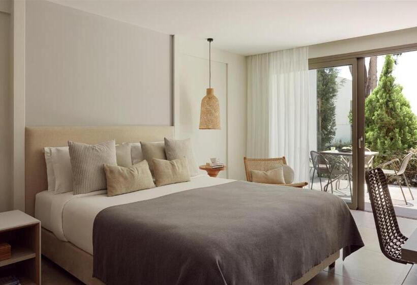 جناح, Mare Paphos