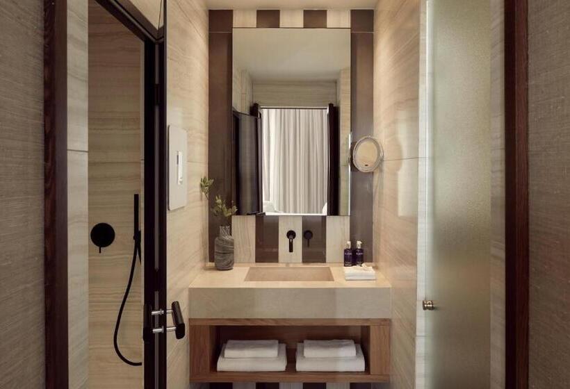 جناح ديلوكس مع إطلالات, Mare Paphos