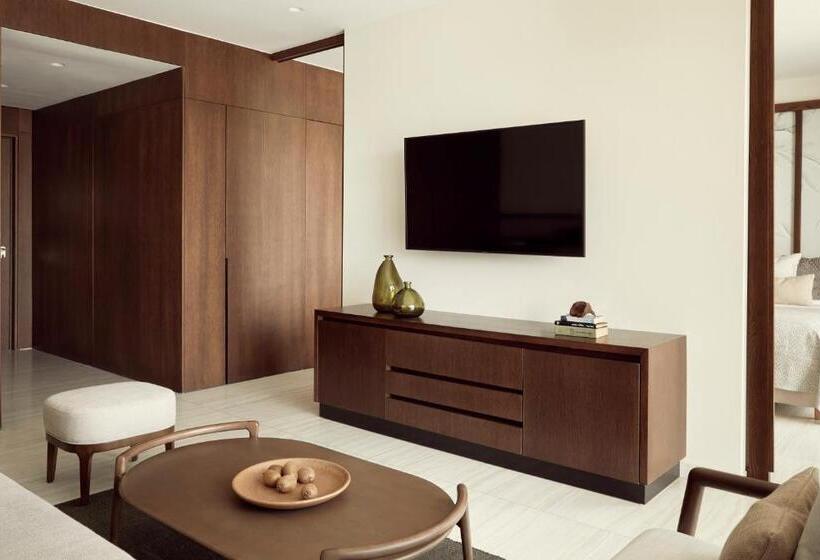 جناح ديلوكس مع إطلالات, Mare Paphos