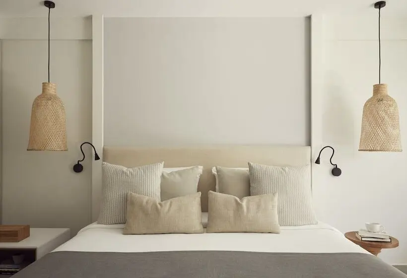 سوییت با چشم‌انداز جانبی دریا, Mare Paphos