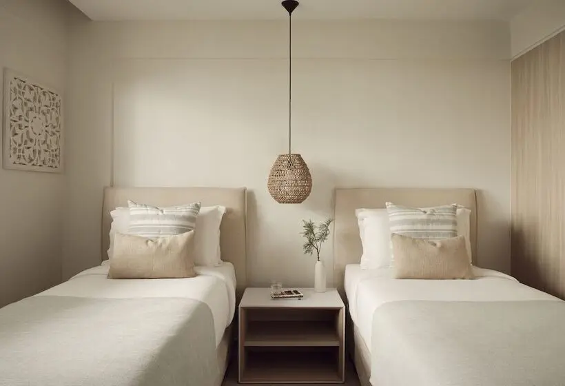 سوییت با چشم‌انداز دریا, Mare Paphos