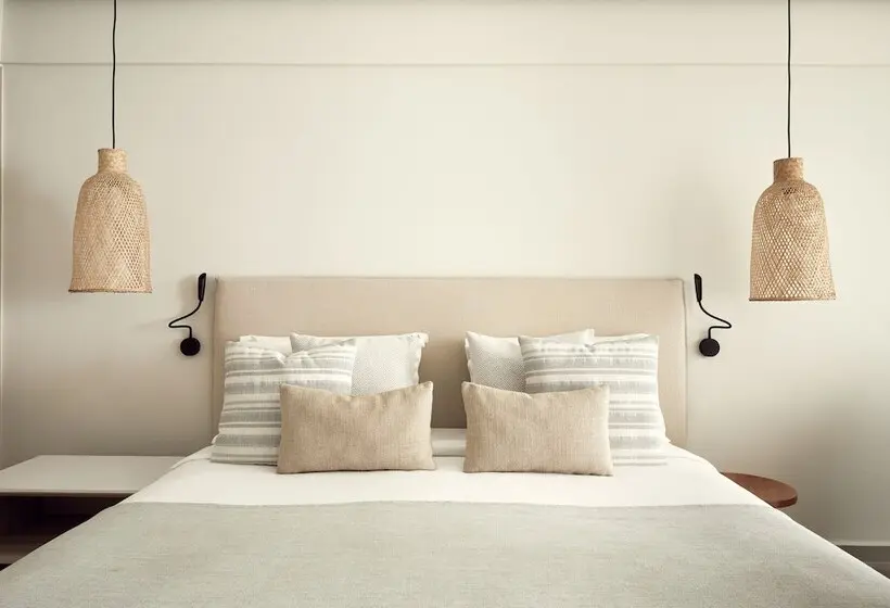 سوییت با چشم‌انداز دریا, Mare Paphos