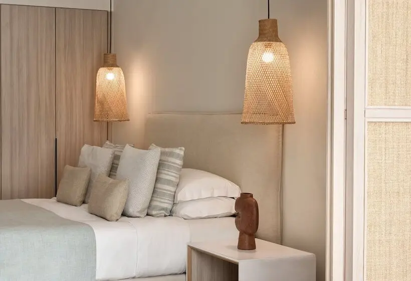 سوییت جونیور با چشم‌انداز دریا, Mare Paphos