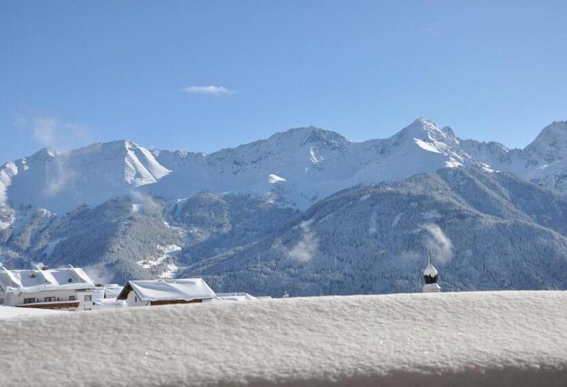 דירת שלושה חדרים, 4 Jahreszeiten