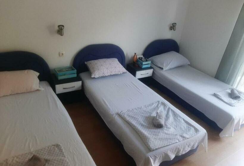 اتاق ساده سه‌ نفره, Apartmani Stolac