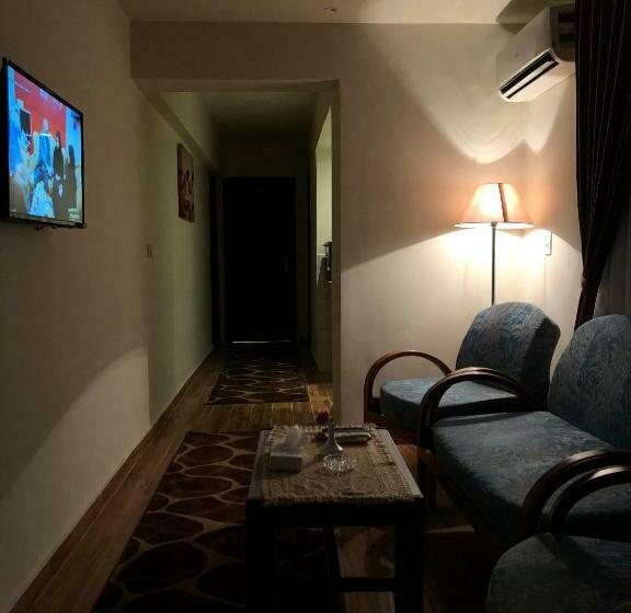 سوییت لوکس, Jewel Dokki