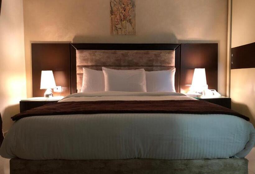 سوییت لوکس, Jewel Dokki