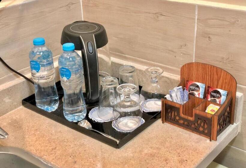 سوییت لوکس, Jewel Dokki