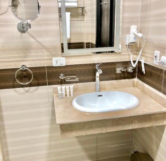 سوییت لوکس, Jewel Dokki