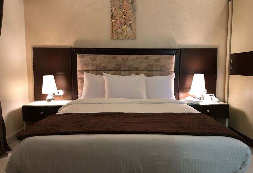 سوییت لوکس, Jewel Dokki