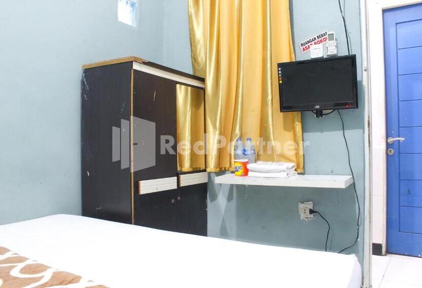 Номер Стандарт, Snow White Residence Near Grogol Mitra Reddoorz