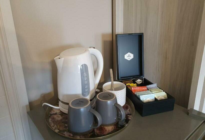 חדר סטנדרט יחיד, The Royal