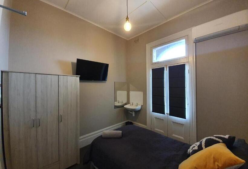 חדר סטנדרט יחיד, The Royal