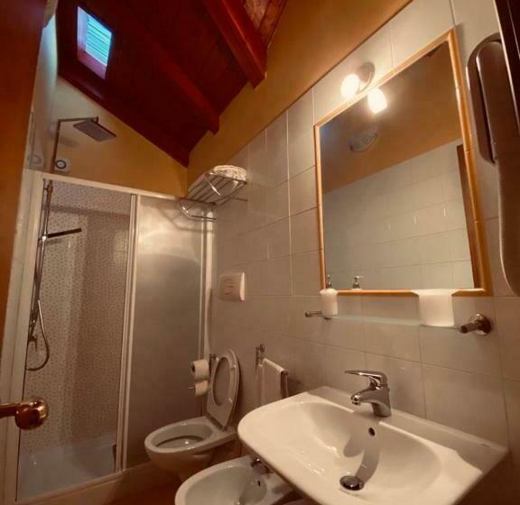 اتاق استاندارد چهار تخته, L'aurora