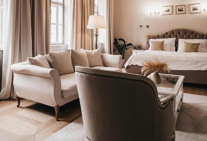 Номер Deluxe Кровать Кинг, Room42   Suites & Apartments