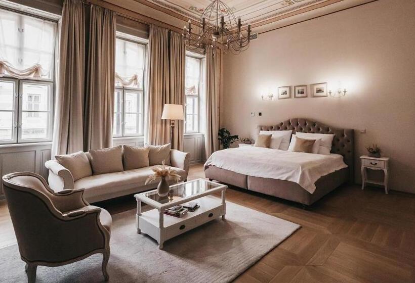 Номер Deluxe Кровать Кинг, Room42   Suites & Apartments