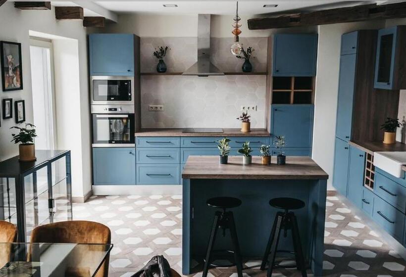 Апартаменты 3 Спальни, Room42   Suites & Apartments