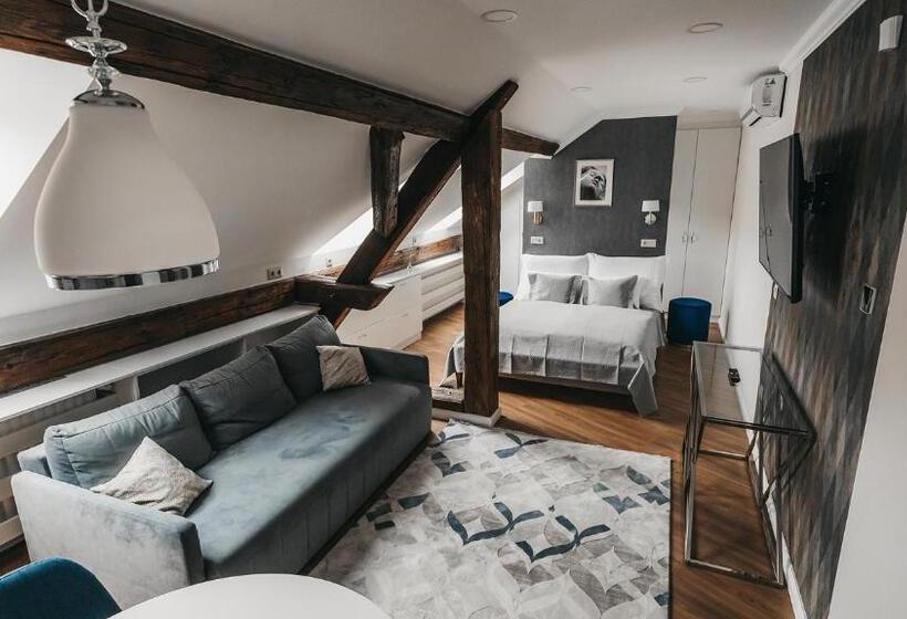 Апартаменты Deluxe 1 Спальня, Room42   Suites & Apartments