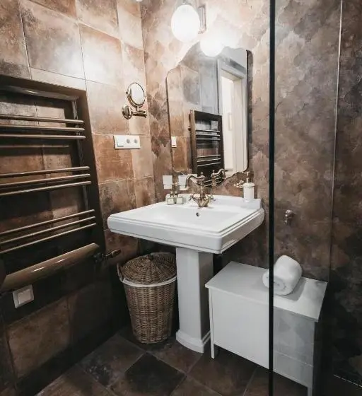 اتاق سوپریور, Room42   Suites & Apartments