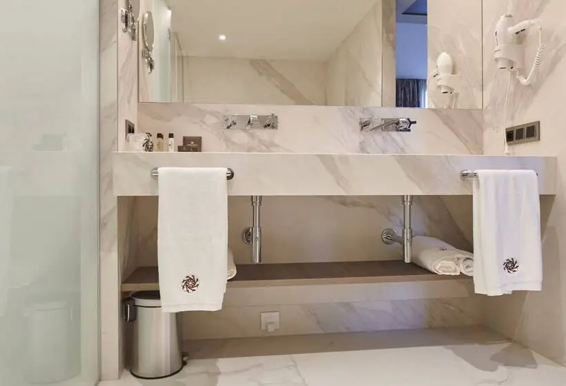 Quarto Deluxe, Ansares