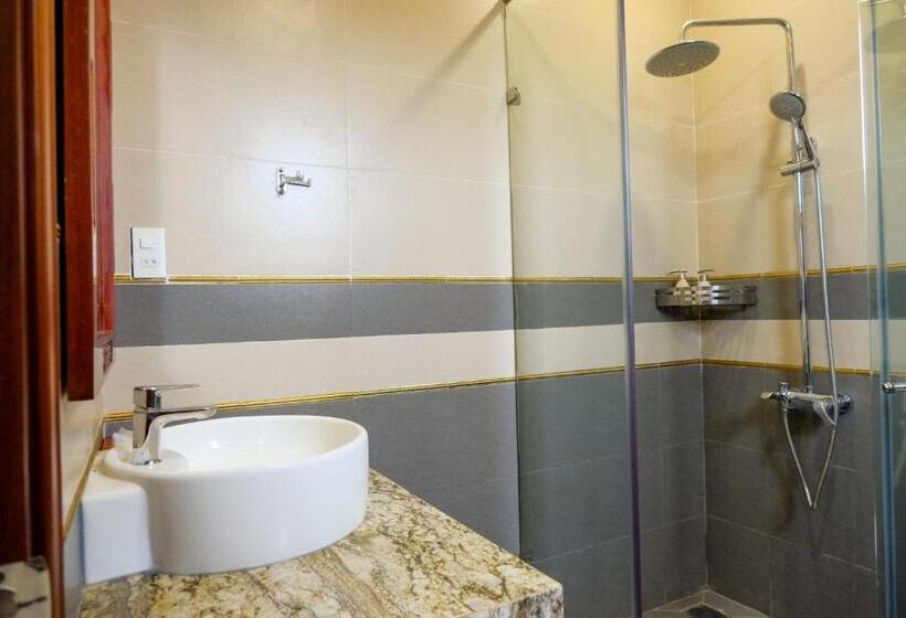 اتاق استاندارد, Jen