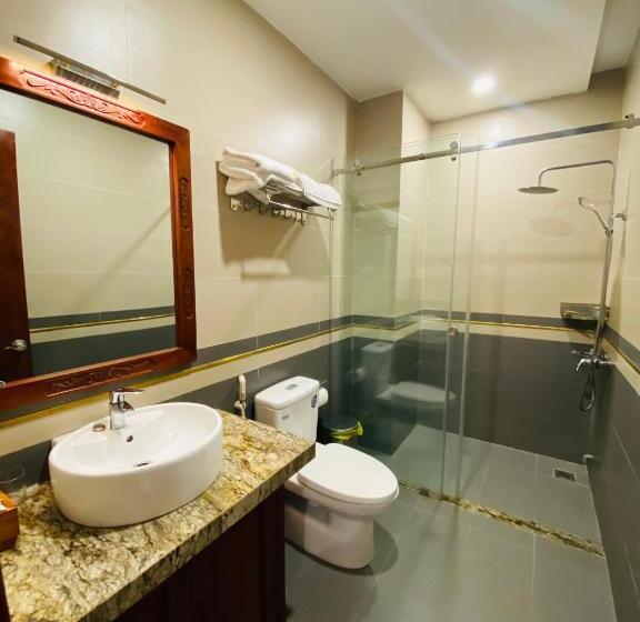 اتاق استاندارد, Jen