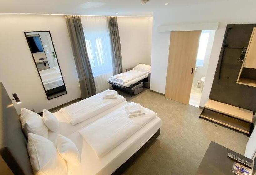 컴포트 트리플 룸, Stadthotel Oberndorf   24h Self Check In Terminal