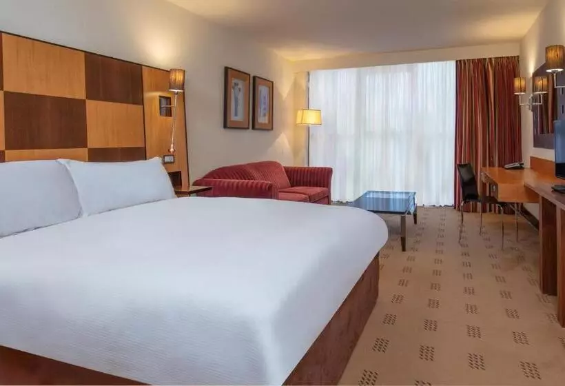 クラシックファミリールーム, Crewe Hall Hotel & Spa   Cheshire